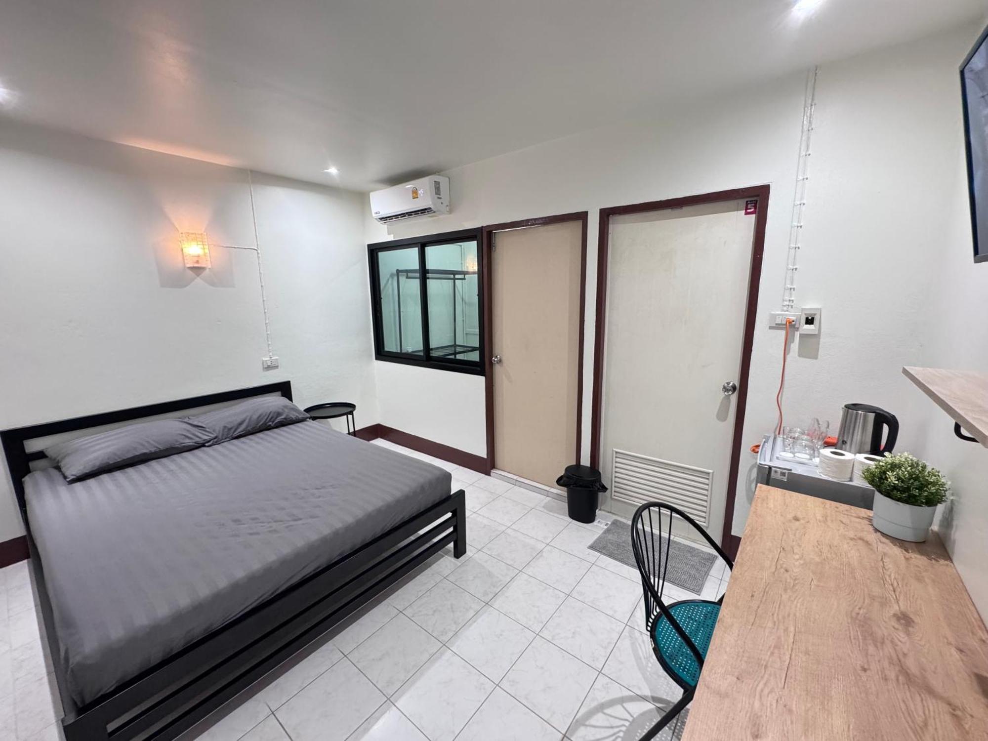 K.L.Apartment Чалонг Екстериор снимка
